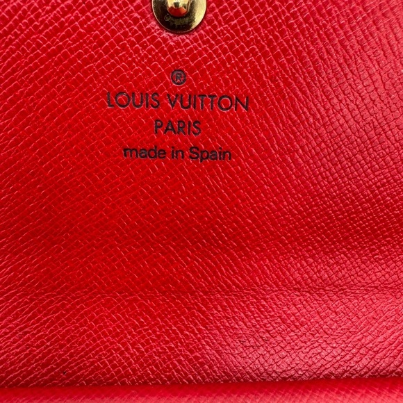 Authentic Louis Vuitton Red Epi Leather Porte Tresor
International Wallet - Picture 5 of 17